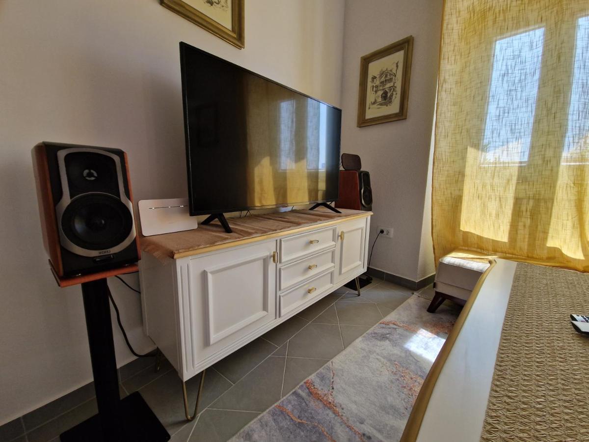 Villa Galleria Sukosan Bagian luar foto